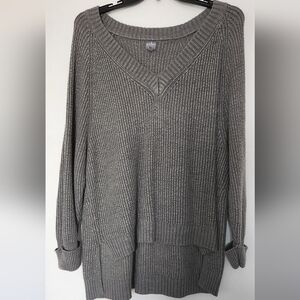 New York & Company Gray V-Neck Ribbed Sweater